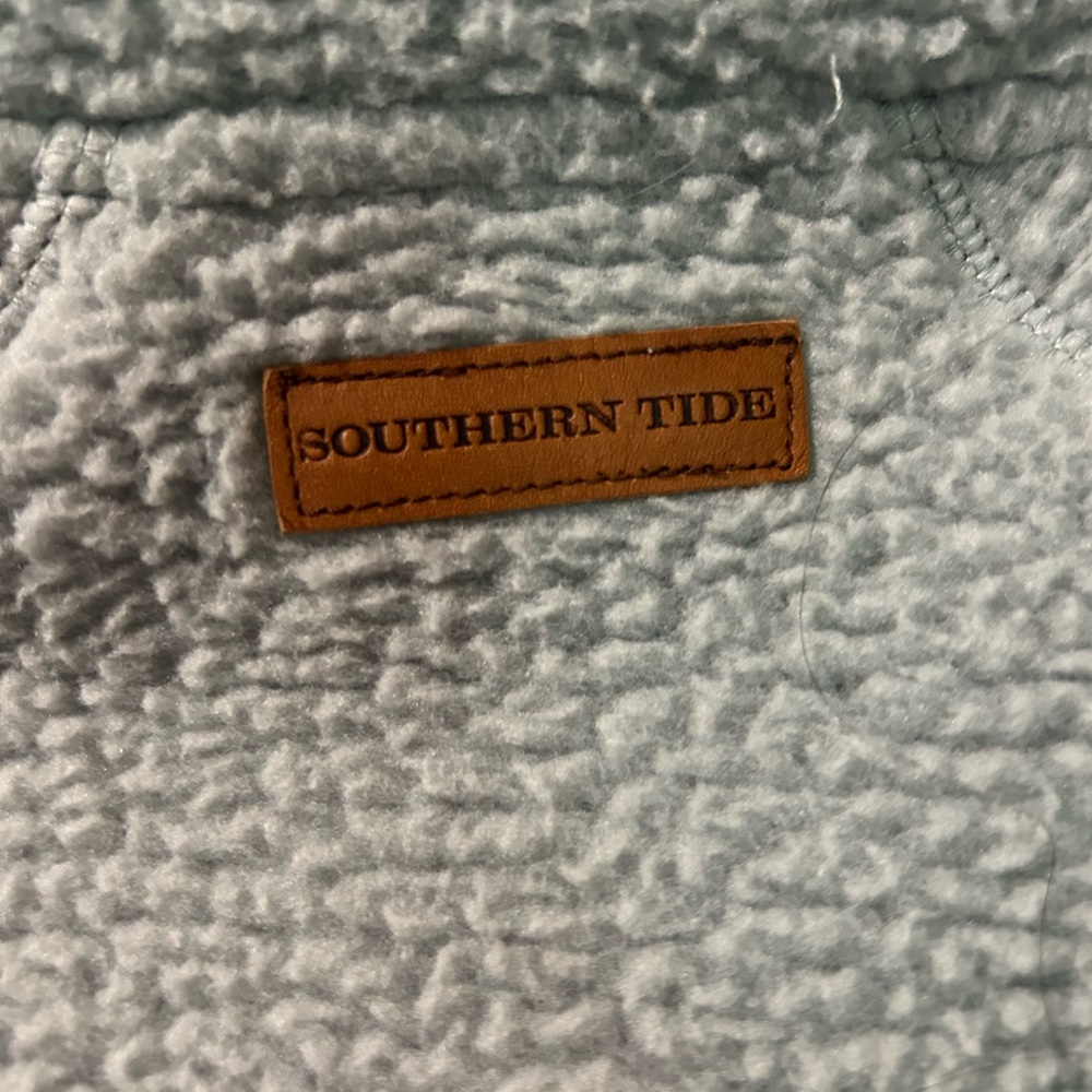 Southern Tide pullover - Picture 3 of 4